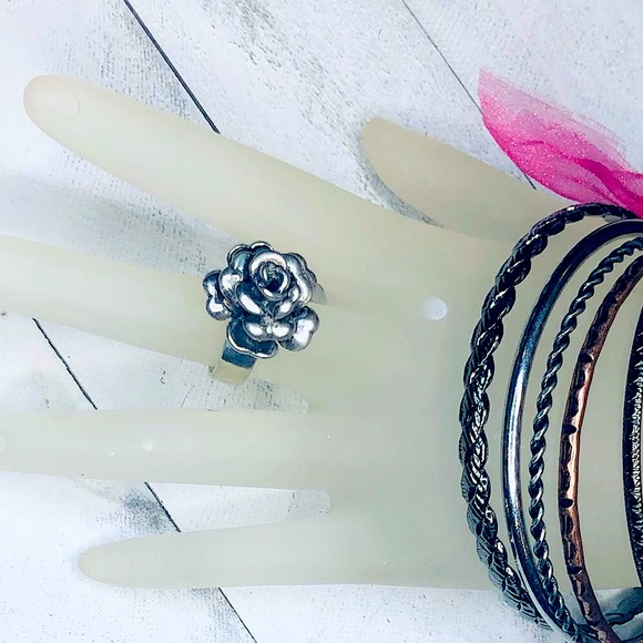 ROSE STERLING SILVER RING  .925 STAMPED ROSE IS 3/4” DIMENSIONAL AROUND SIZE 6 - Picture 12 of 14